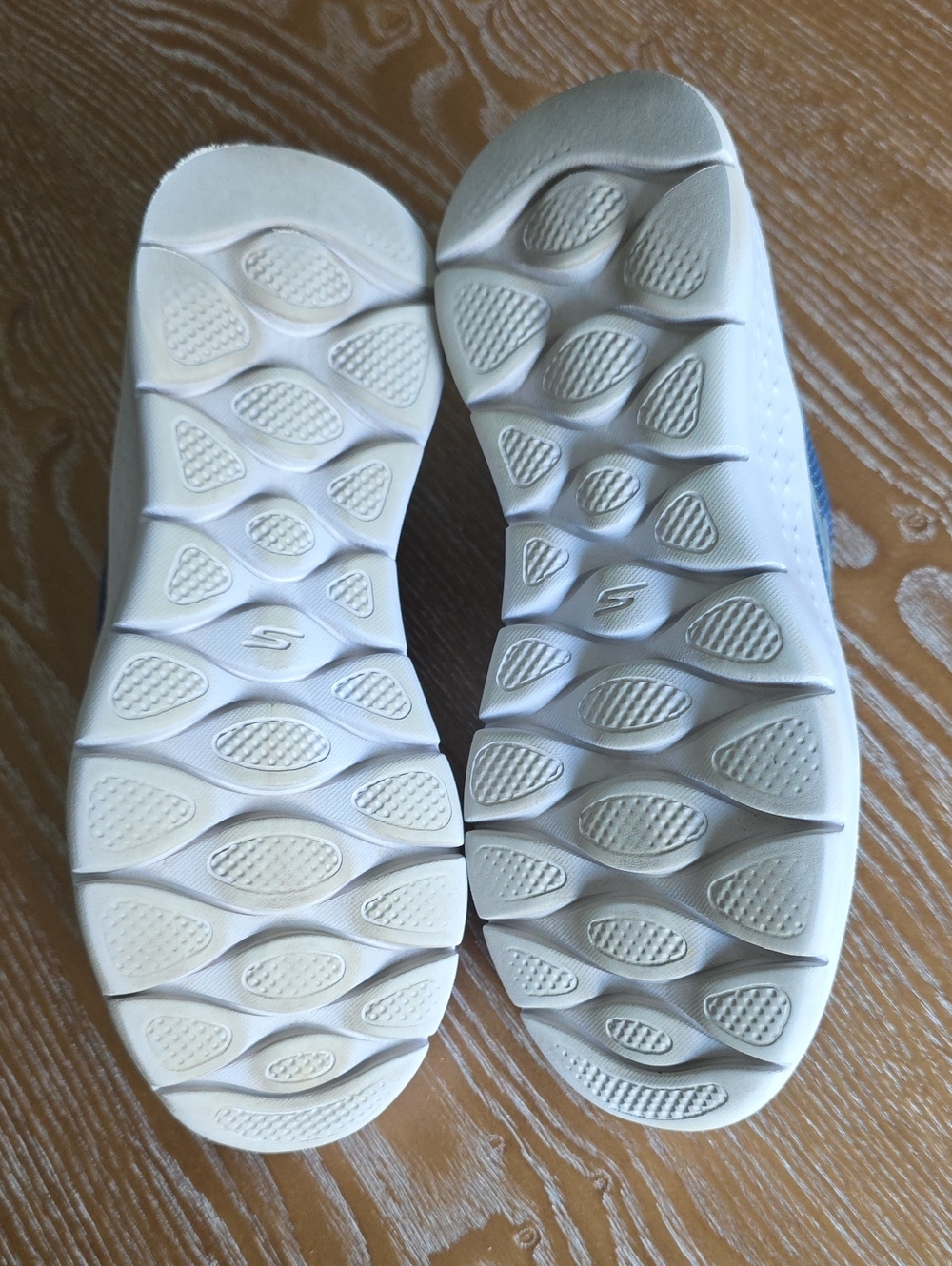 Skechers GOwalk Light Blue Mesh Slip-ins Walking Sneakers - Picture 6 of 6